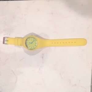 Geneva Yellow Silicone Watch with Blue Hands